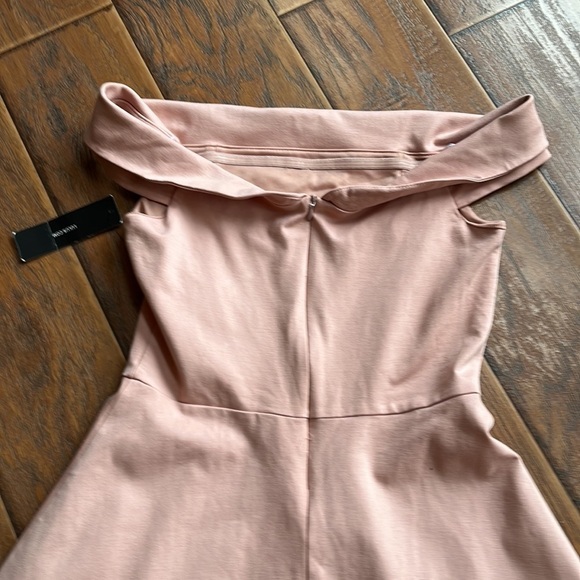 - NWT Lulus blush Off the Shoulder Skater Dress - Size Medium - Picture 10 of 16